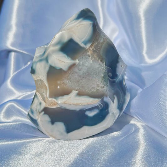 Orca Agate W/ Quartz Flame (B)